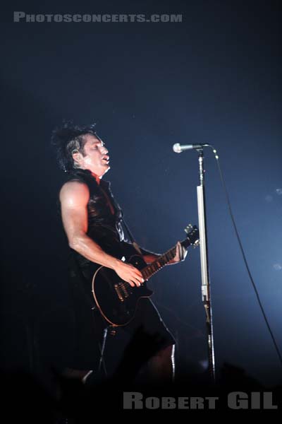NINE INCH NAILS - 2005-06-22 - PARIS - Zenith - 